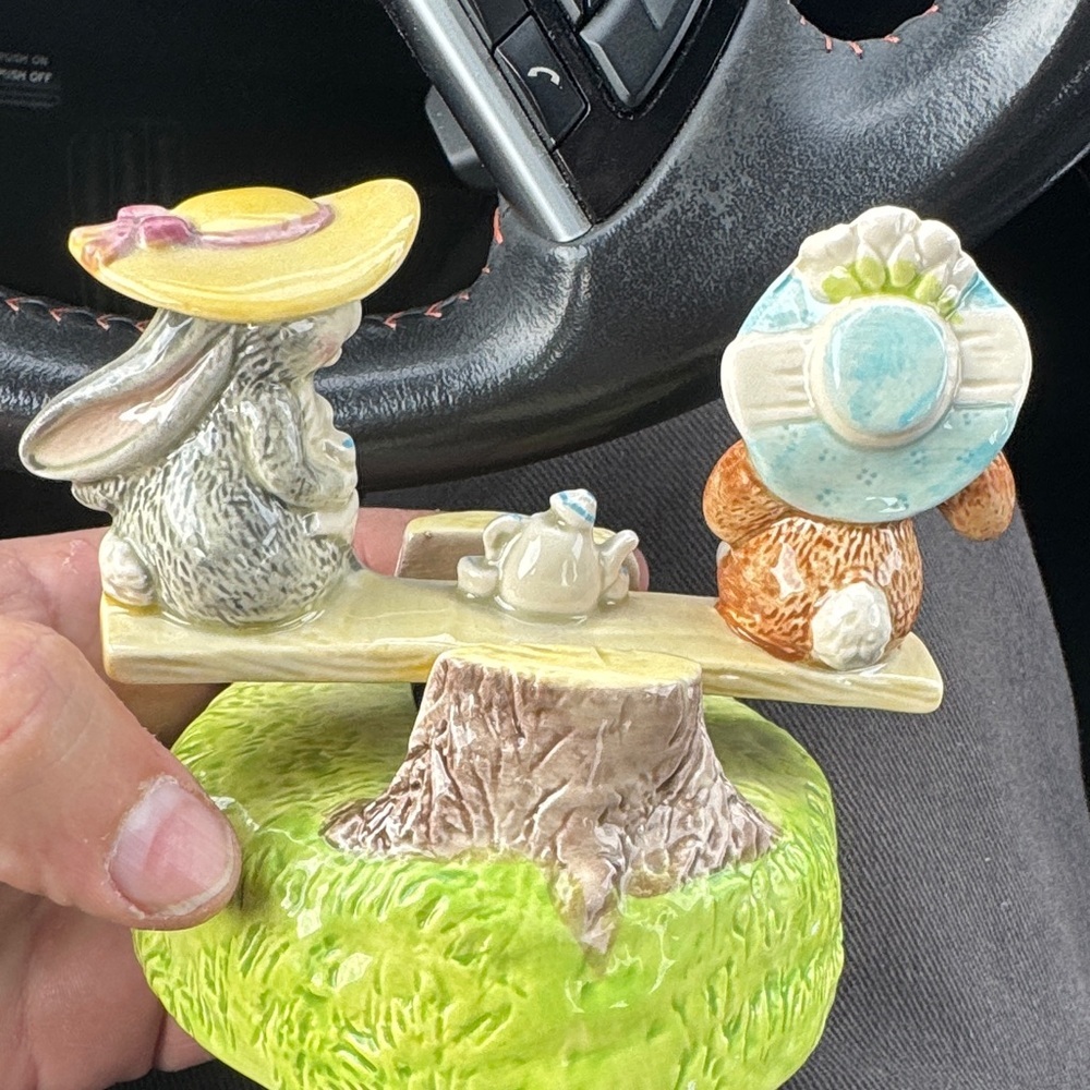 Otagiri Musical Figurine Base with Bunny’s on a seesaw - Picture 5 of 5